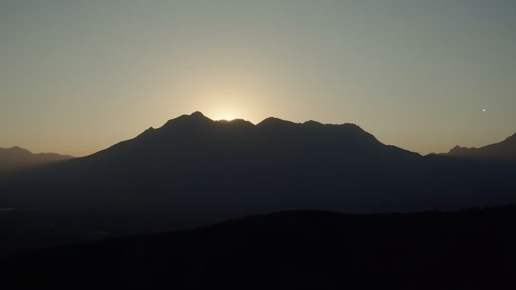 A Cape mountain ridge at predawn